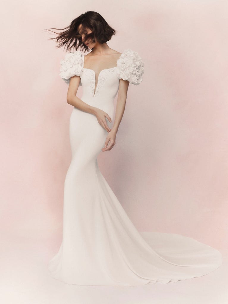 pronovias NOEMIE | Vestido de novia sirena con escote de pico | Pronovias Venta caliente