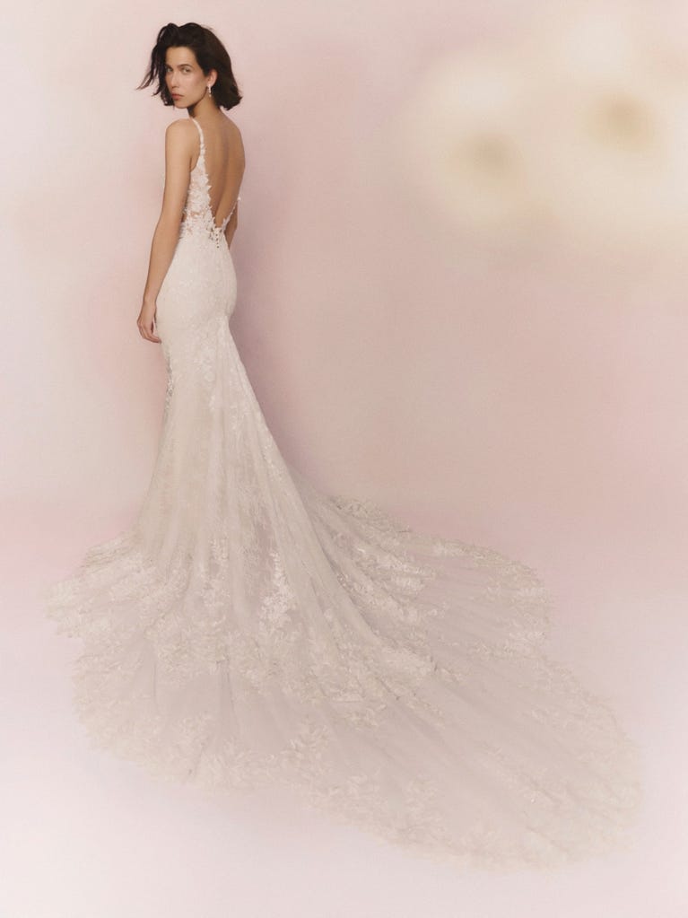 pronovias SEYCHELLES | Vestido de novia sirena con escote de pico | Pronovias Gran oferta