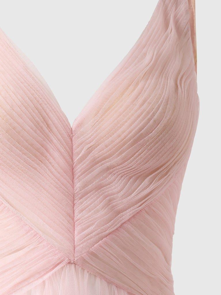 pronovias ARDENNE | Vestido de dama de honor fit & flare con escote de pico | Vera Wang Bridesmaids Ahorra y exporta