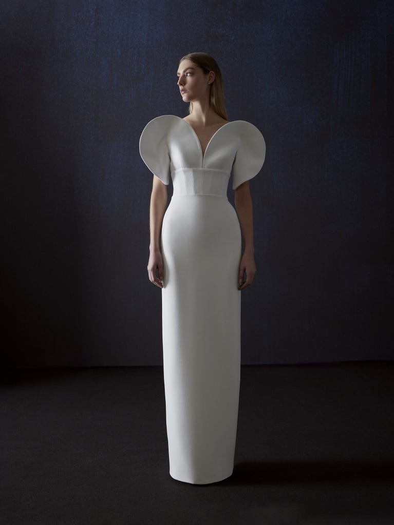 pronovias BALSA | Vestido de novia recto con escote de pico | Atelier Pronovias