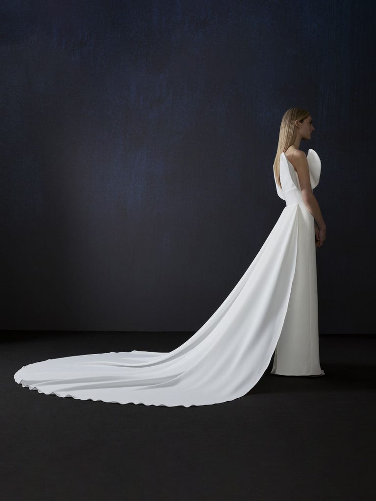 pronovias BALSA | Vestido de novia recto con escote de pico | Atelier Pronovias Ofertas especiales