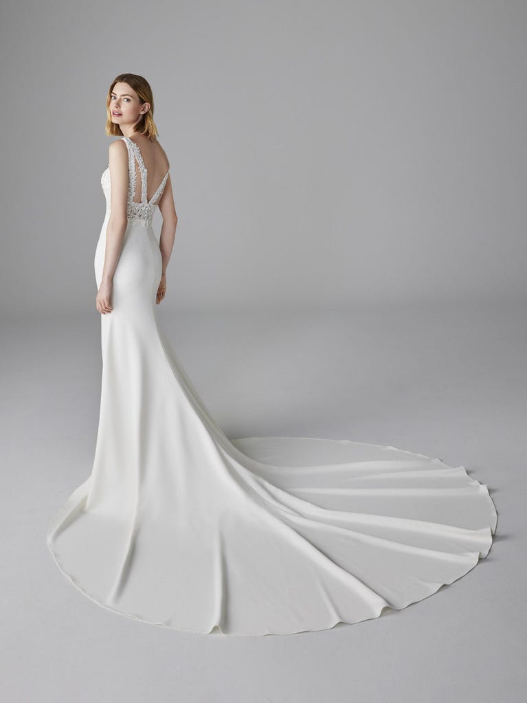 pronovias ONA | Vestido de novia sirena con escote cuadrado | Pronovias Rebajas de fin de temporada