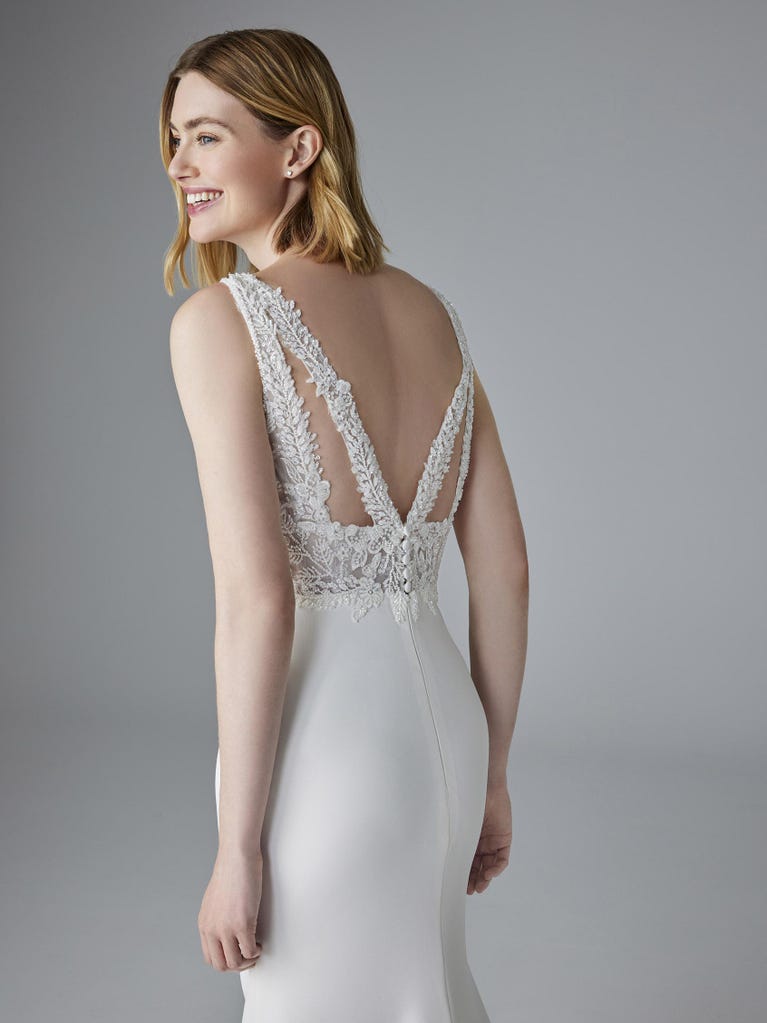 pronovias ONA | Vestido de novia sirena con escote cuadrado | Pronovias Rebajas de fin de temporada