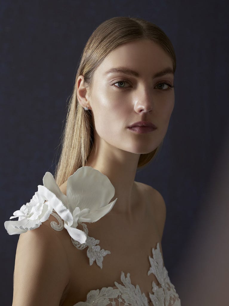 pronovias ACAZIA | Vestido de novia sirena con escote corazón | Atelier Pronovias En línea