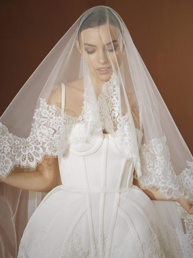 pronovias JUDY | Vestido de novia corte en a | Pronovias Outlet online