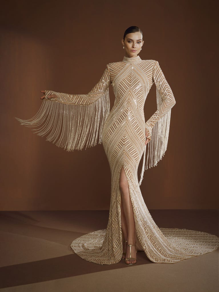 pronovias HARI | Vestido de novia sirena con escote cisne | Pronovias