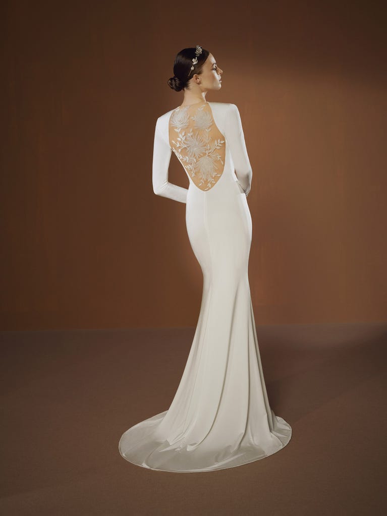 pronovias HEDY | Vestido de novia sirena con escote de pico | Pronovias COMPRAR AHORA