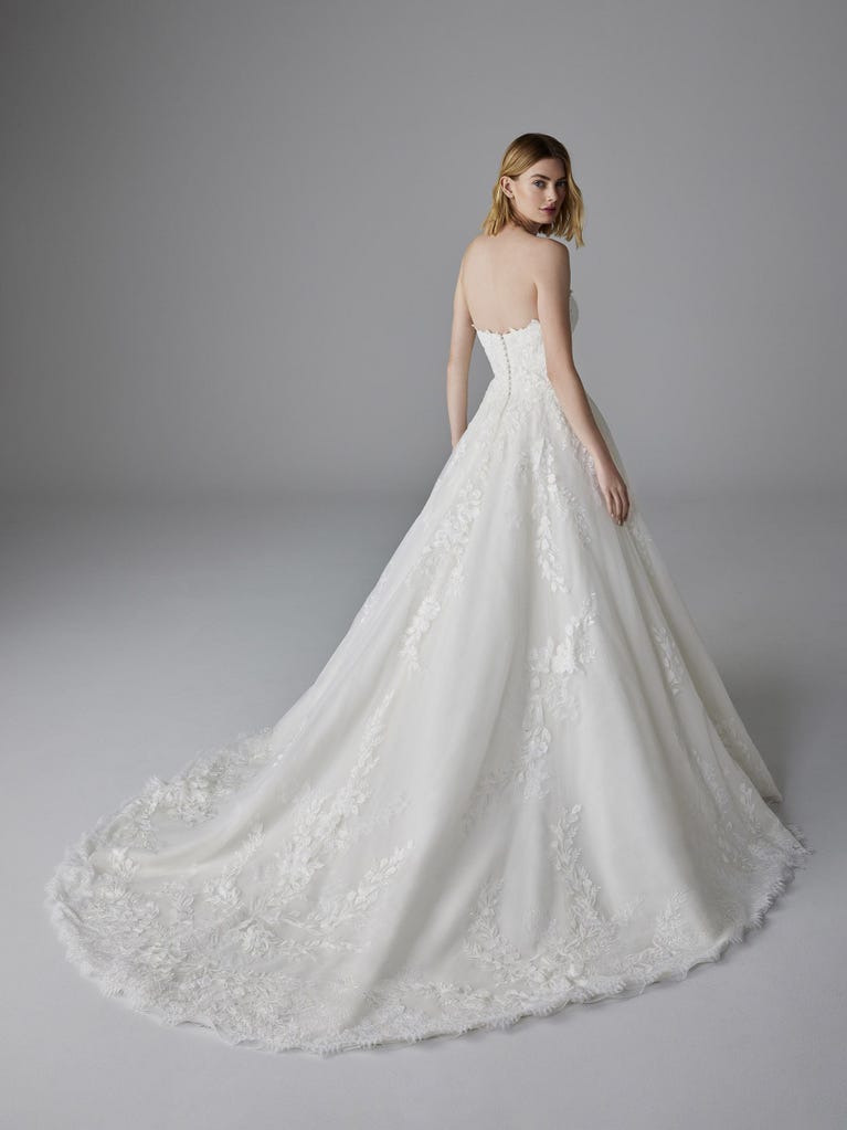 pronovias REMI | Vestido de novia princesa con escote corazón | Pronovias Últimos 2 días