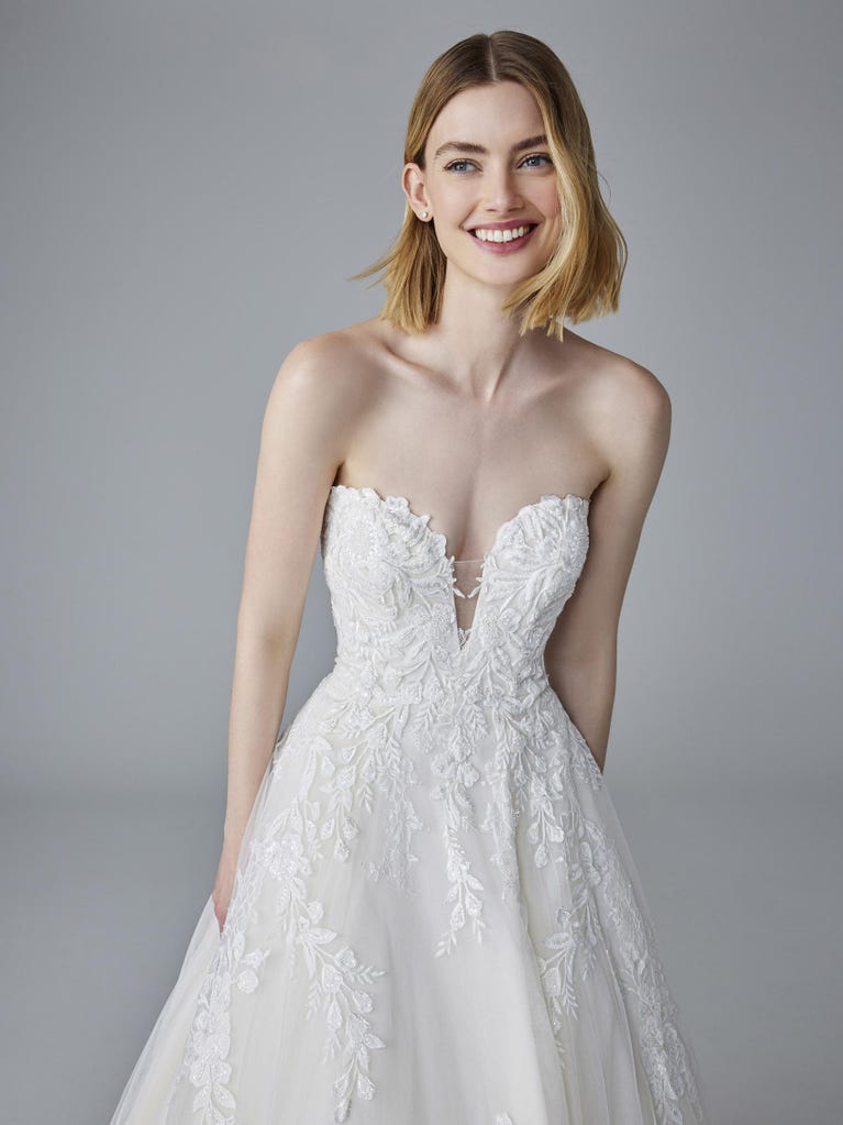 pronovias REMI | Vestido de novia princesa con escote corazón | Pronovias Últimos 2 días