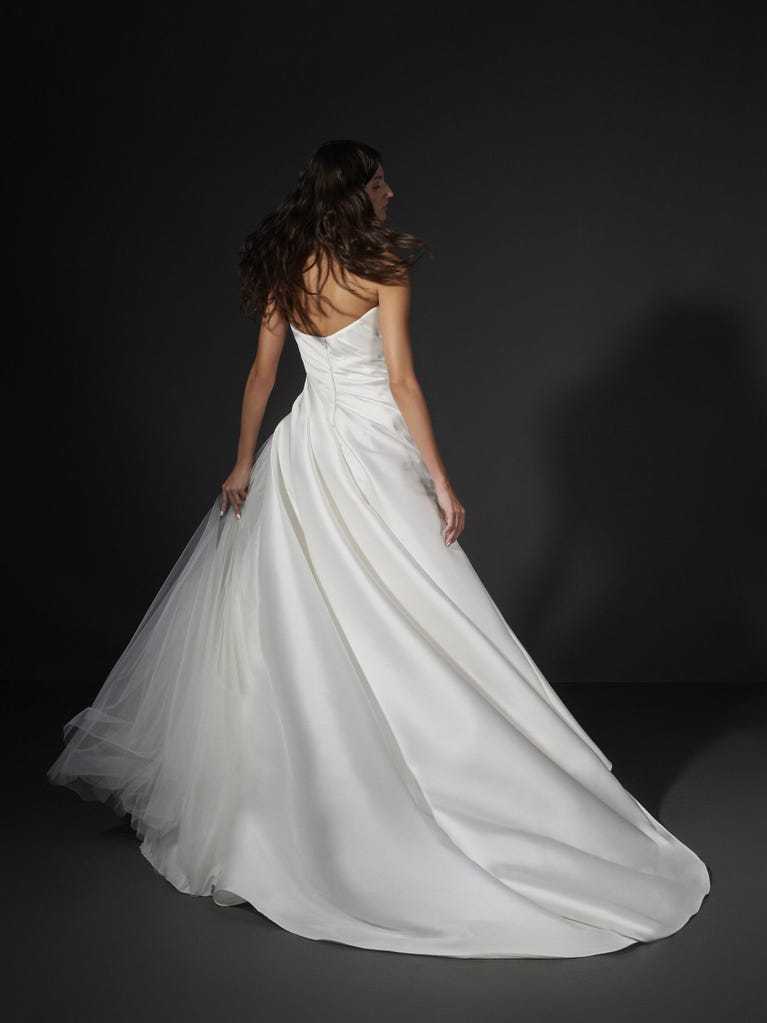 pronovias ALIXE | Vestido de novia princesa | Vera Wang Bride Solo queda un día