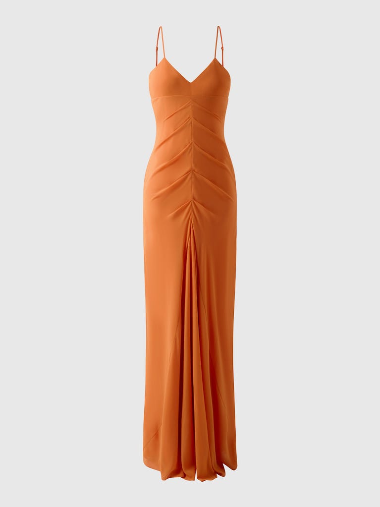 pronovias LYONE | Vestido de dama de honor recto con escote de pico | Vera Wang Bridesmaids