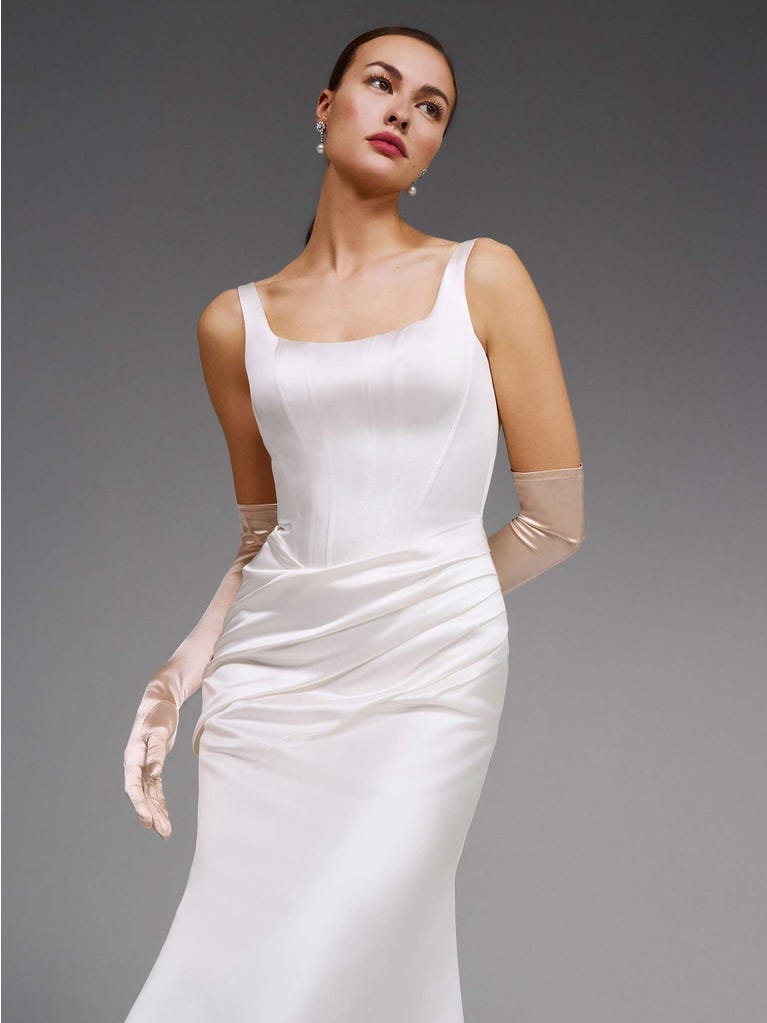 pronovias DENNISE | Vestido de novia sirena con escote cuadrado | Pronovias Rebajas online