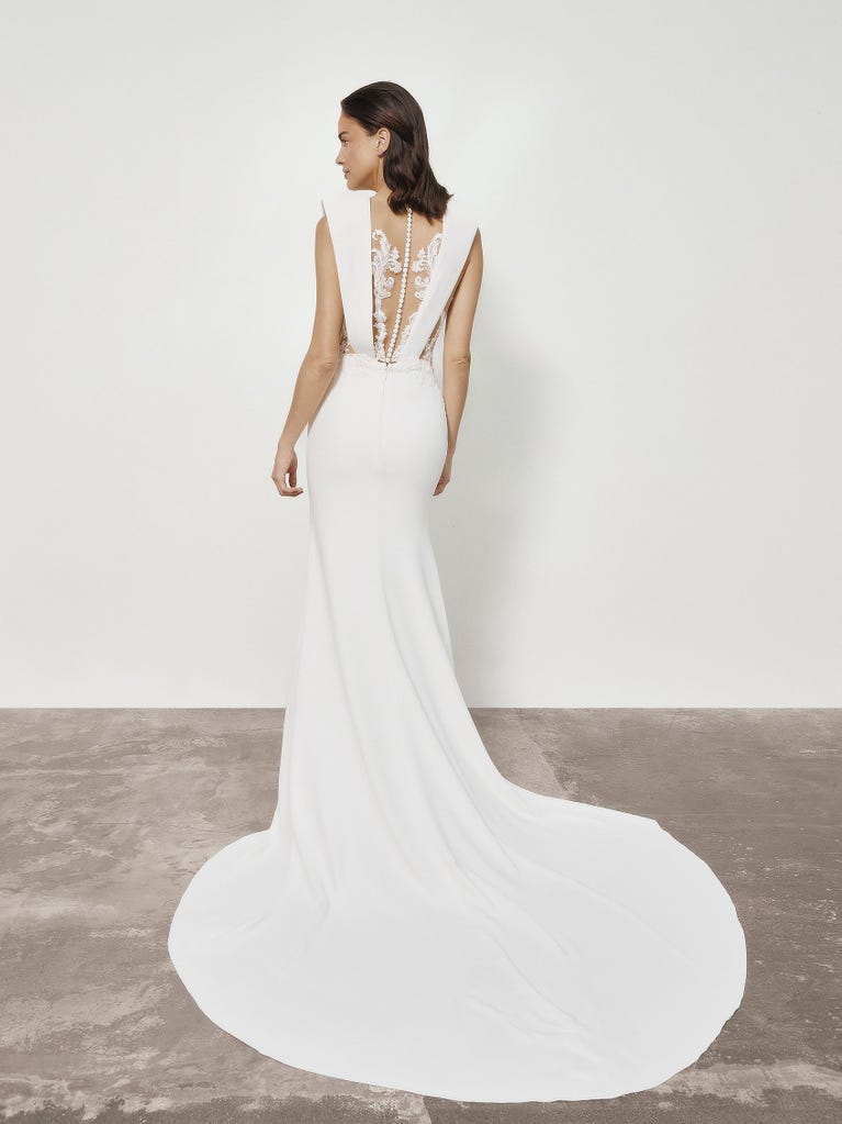 pronovias DAME | Vestido de novia sirena con escote de pico | Atelier Pronovias Oferta especial