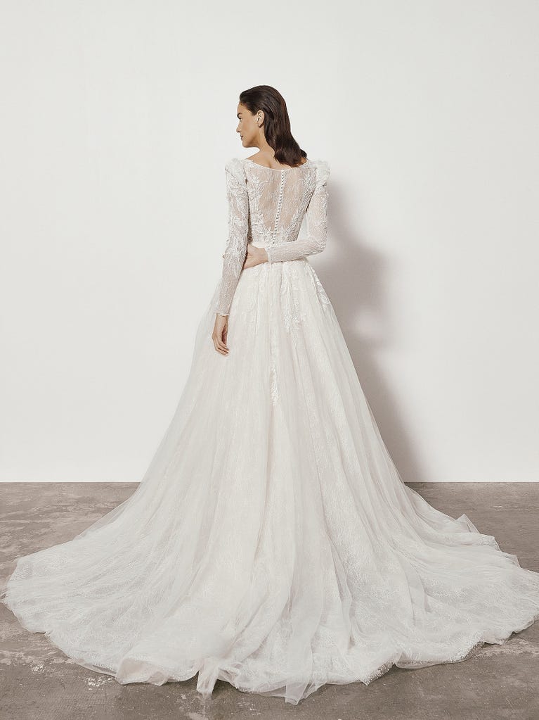 pronovias FIORA | Vestido de novia sirena con escote corazón ÚLTIMAS EDICIONES