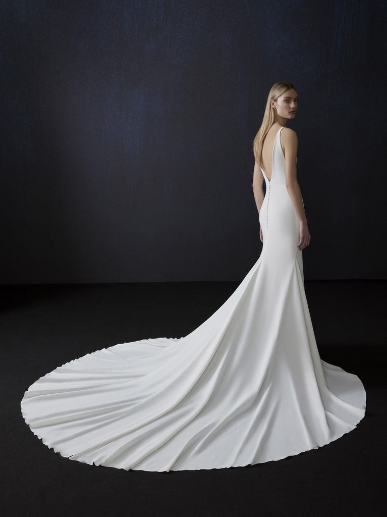 pronovias Vestido de novia con corte sirena de crepe y escote pico | Pronovias Últimos 2 días