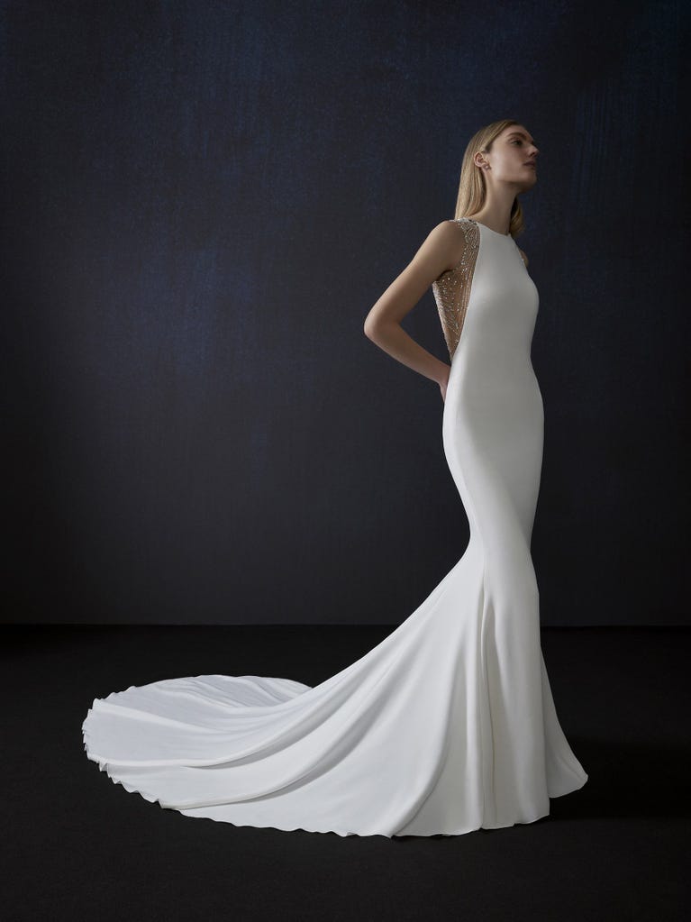 pronovias Vestido novia en crepe sirena sencillo con pedrería | Pronovias Último día