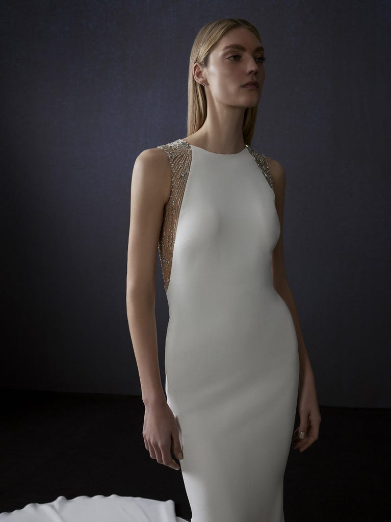 pronovias Vestido novia en crepe sirena sencillo con pedrería | Pronovias Último día