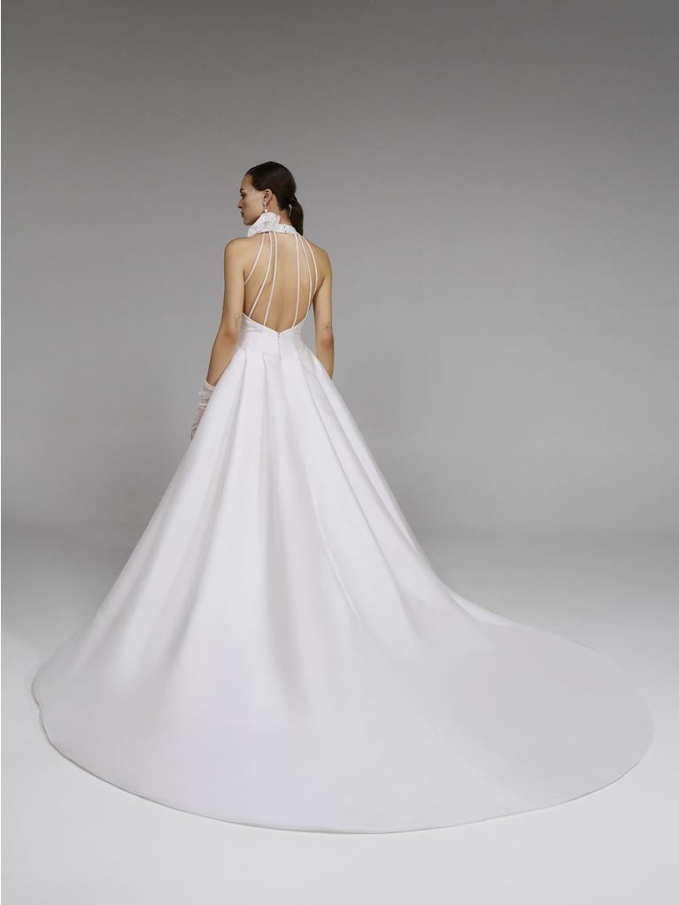 pronovias JULY | Vestido de novia corte en a con cuello halter | Pronovias Oferta especial de fábrica
