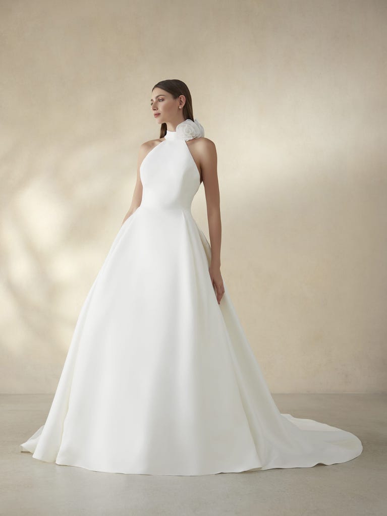 pronovias JULY | Vestido de novia corte en a con cuello halter | Pronovias Oferta especial de fábrica