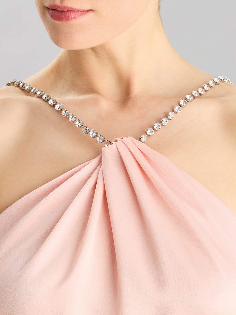 pronovias ESSENTIAL 2409 | Vestido de fiesta recto con cuello halter | Pronovias En oferta