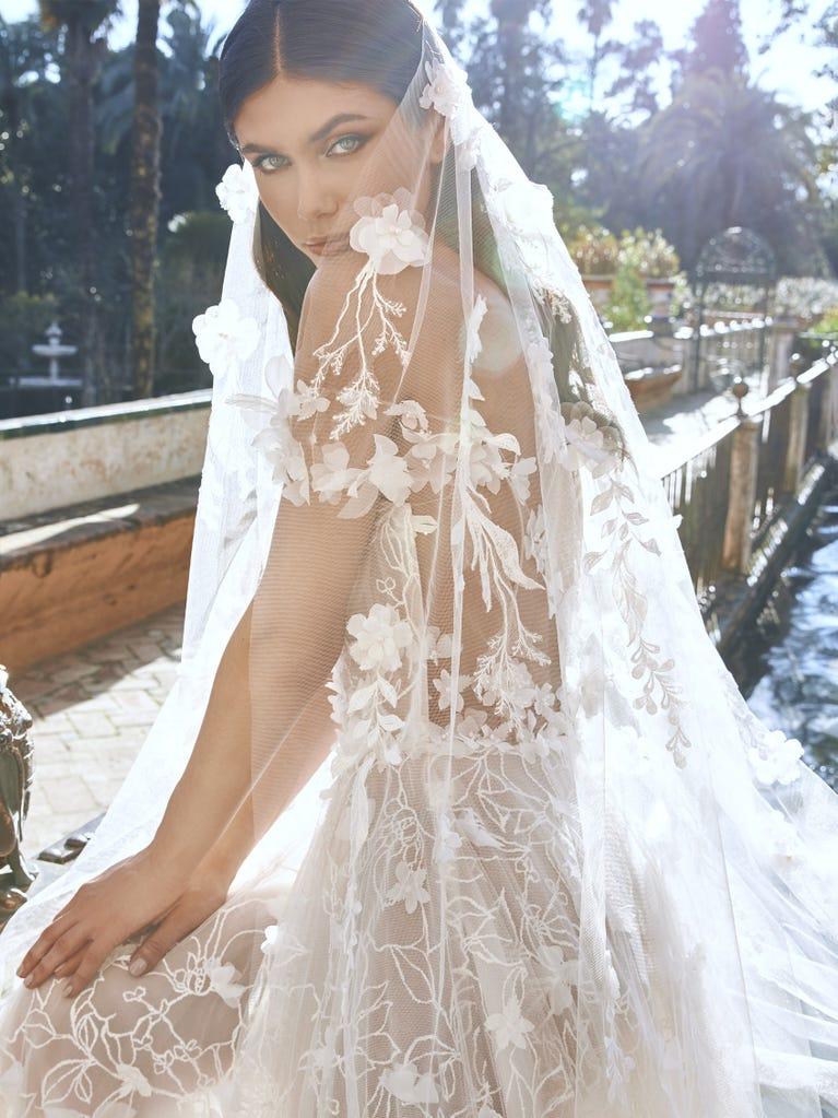 pronovias V LA01 2025