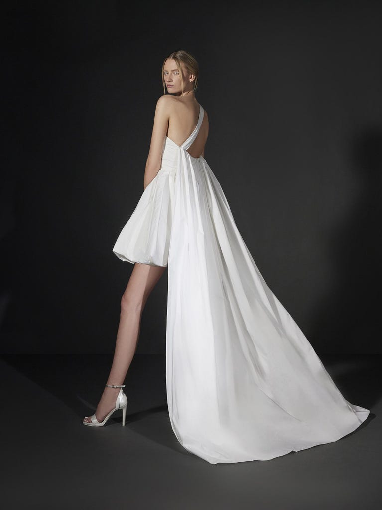 pronovias YVANE | Vestido de novia sirena | Vera Wang Bride Tienda de fábrica