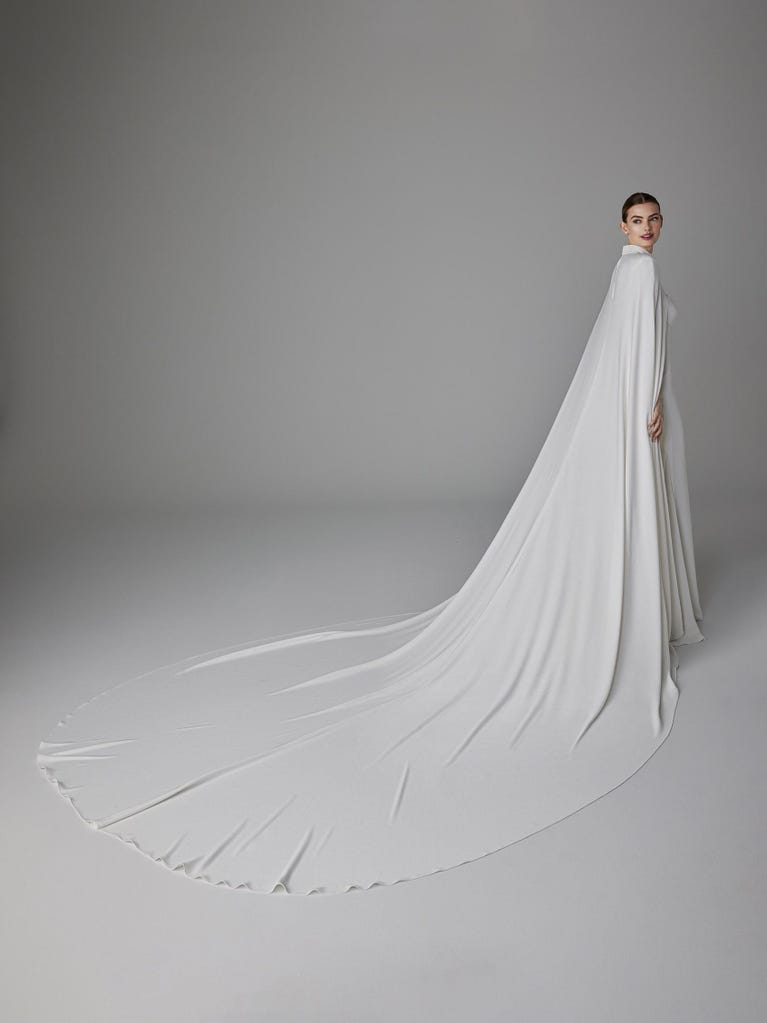 pronovias ALEXANDRINE | Vestido de novia sirena con escote corazón | Pronovias Limitado a 3 días