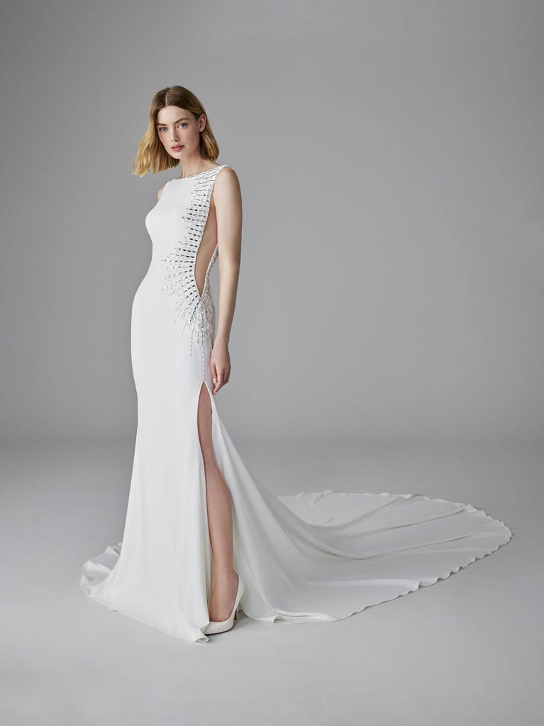 pronovias GYLDA | Vestido de novia sirena con escote barco | Pronovias Libre de impuestos