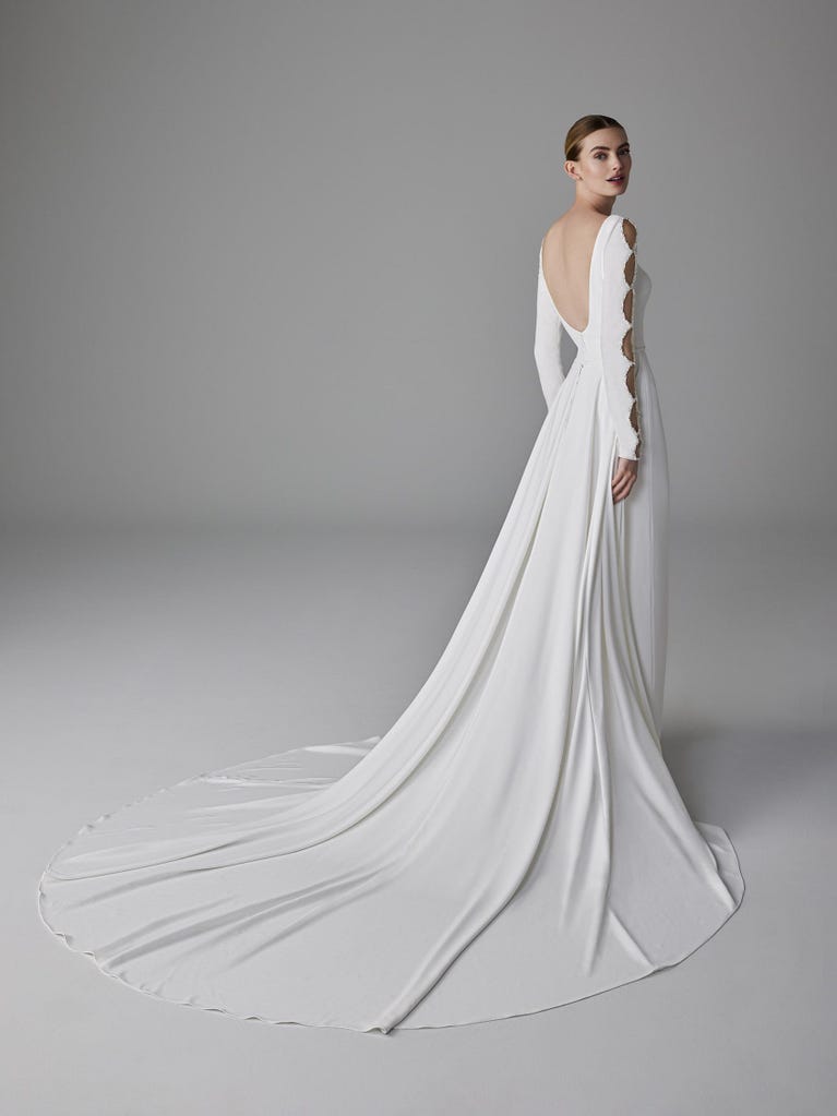 pronovias MAELLE | Vestido de novia recto con escote barco | Pronovias Descuentos del mes