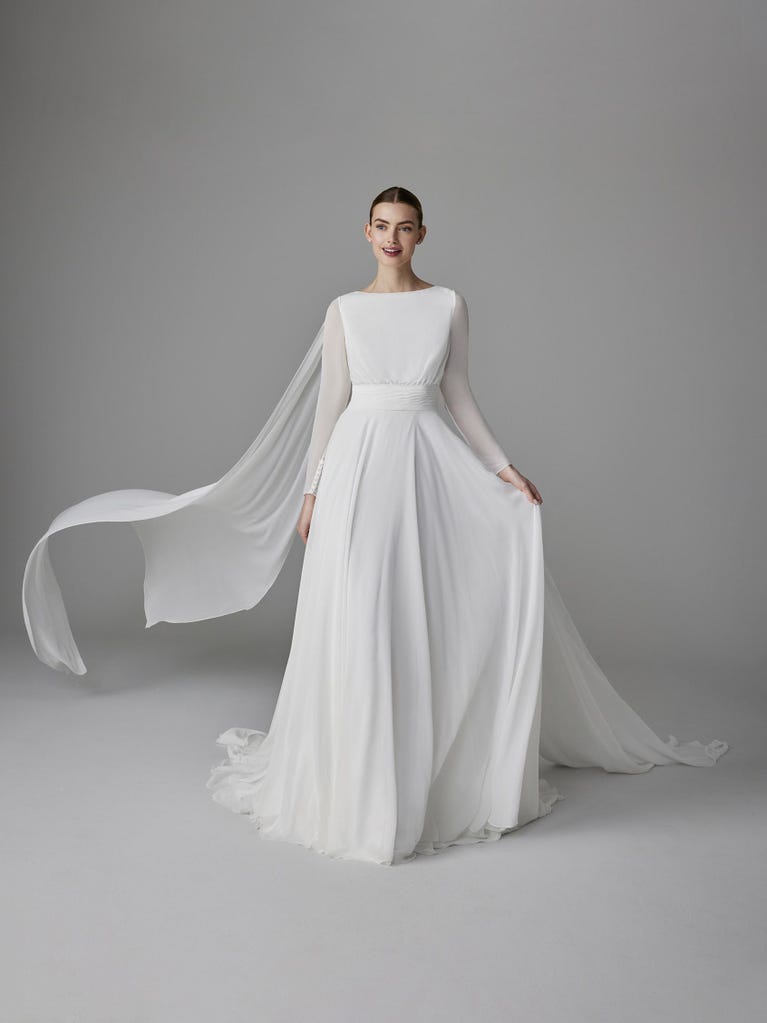 pronovias SOLLEMN | Vestido de novia corte en A con escote barco | Pronovias