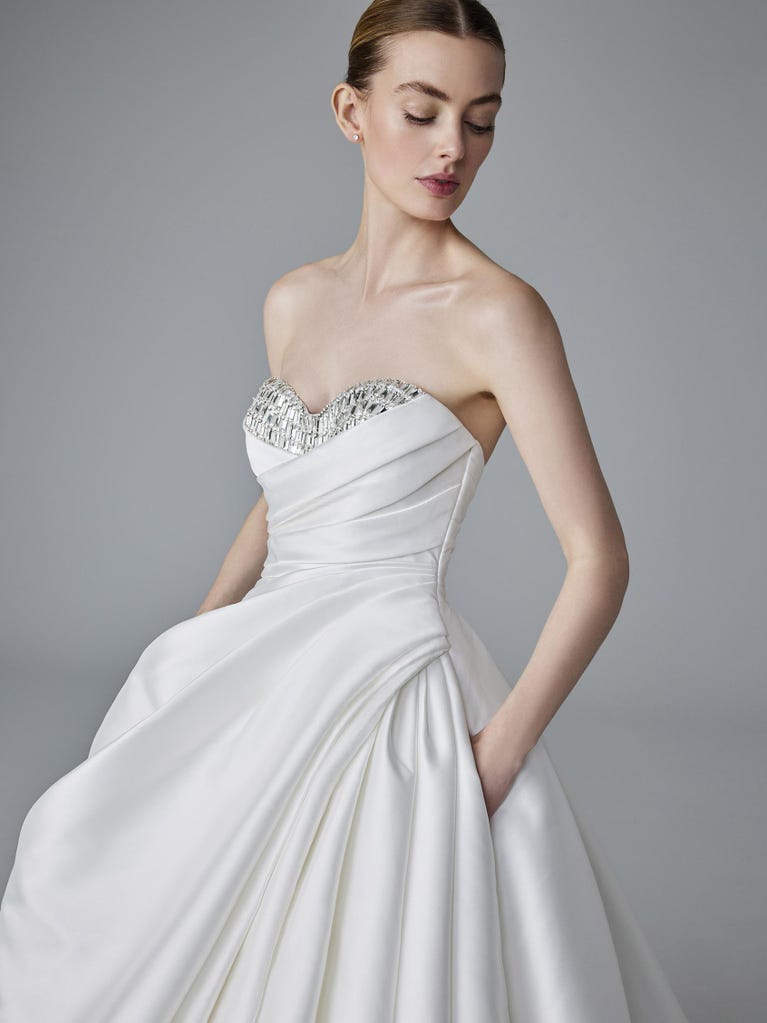 pronovias SOLENE | Vestido de novia princesa con escote corazón | Pronovias Devoluciones gratuitas
