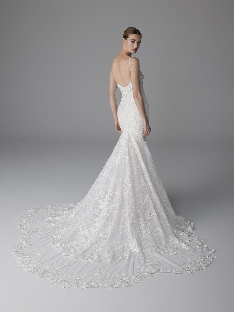 pronovias CLAUDIE | Vestido de novia sirena con escote de pico | Pronovias Liquidación