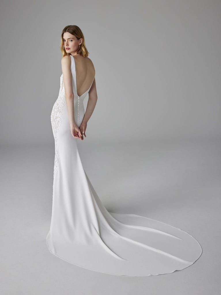 pronovias ELEA | Vestido de novia sirena con escote de pico | Pronovias Envío gratis