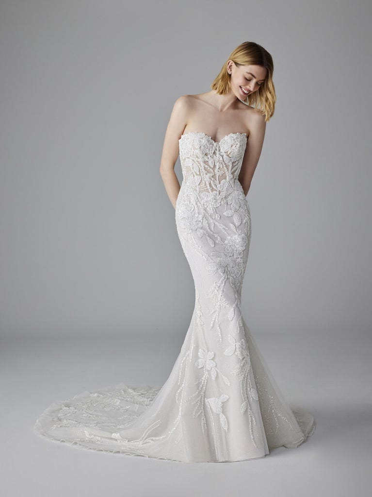 pronovias NUAGE | Vestido de novia sirena con escote corazón | Pronovias