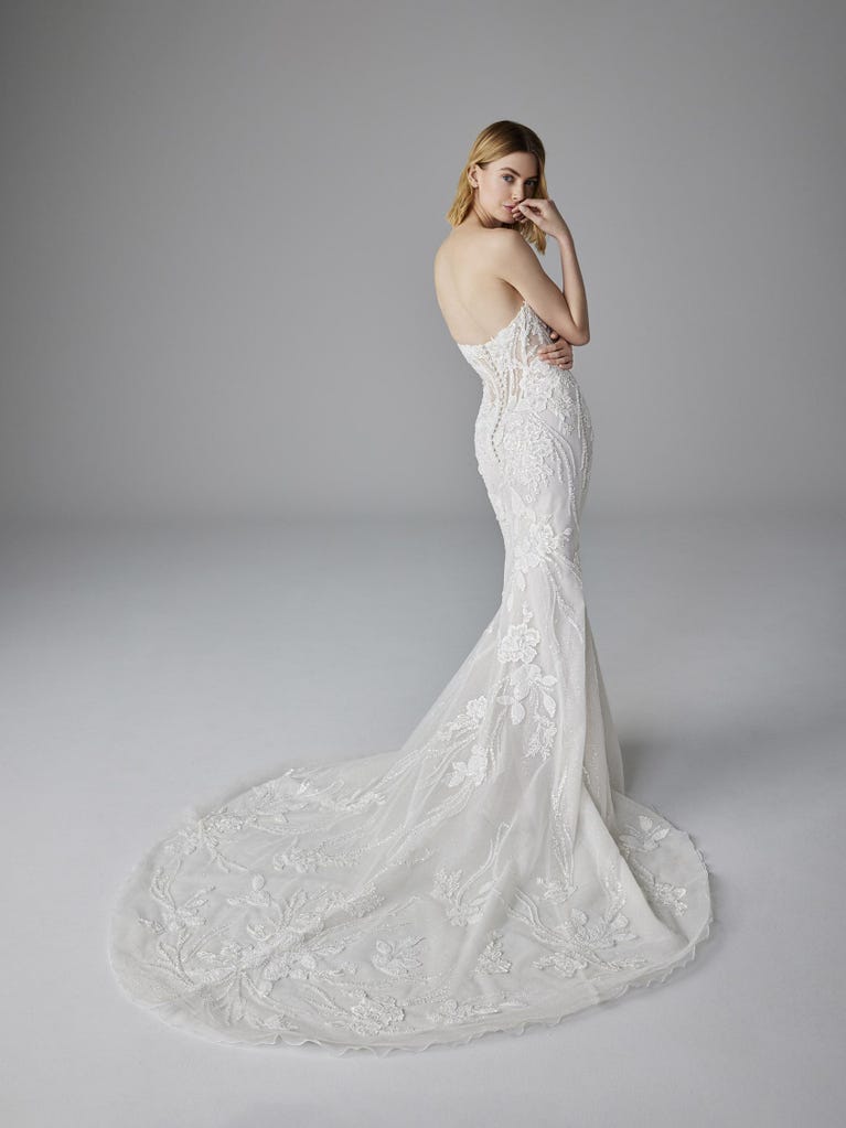 pronovias NUAGE | Vestido de novia sirena con escote corazón | Pronovias ÚLTIMAS EDICIONES