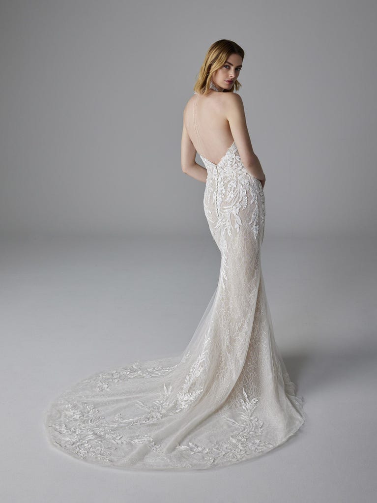 pronovias OFFRA | Vestido de novia sirena con cuello halter | Pronovias Últimos 2 días