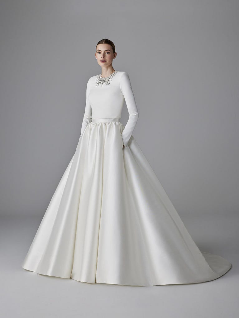 pronovias RONAN | Vestido de novia princesa con cuello caja | Pronovias