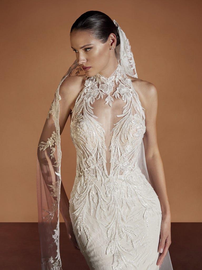 pronovias NISHA | Vestido de novia sirena con cuello halter | Pronovias Liquidación