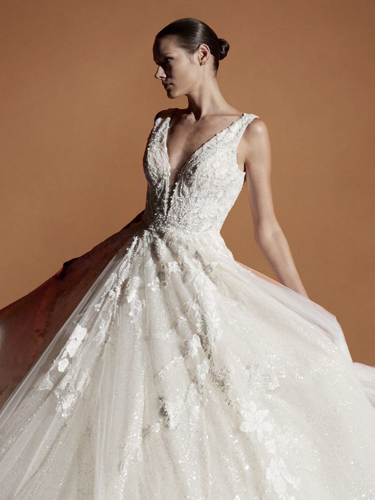 pronovias SAI | Vestido de novia princesa con escote de pico | Pronovias Descuentos del mes
