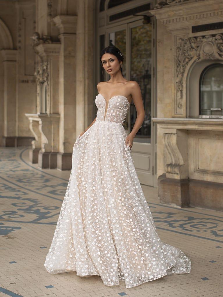 pronovias HOPKINS | Vestido de novia evasée con escote corazón | Pronovias Última moda