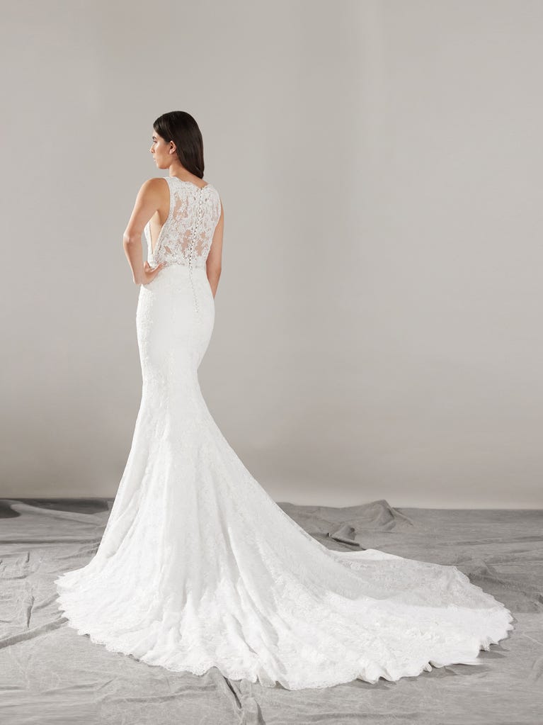 pronovias TRIE | Vestido de novia sirena con escote de pico | Pronovias Ofertas de temporada