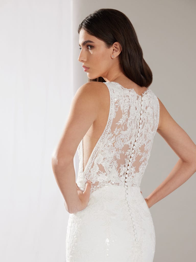 pronovias TRIE | Vestido de novia sirena con escote de pico | Pronovias Ofertas de temporada