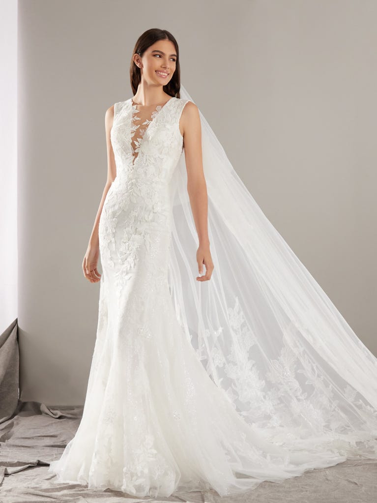 pronovias ROWDY | Vestido de novia sirena con escote de pico | Pronovias Grandes ahorros