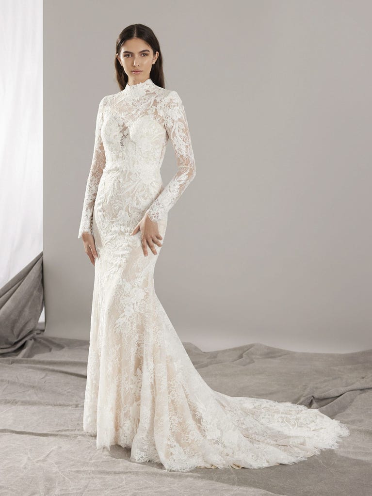 pronovias LEITH | Vestido de novia sirena con escote cisne | Pronovias