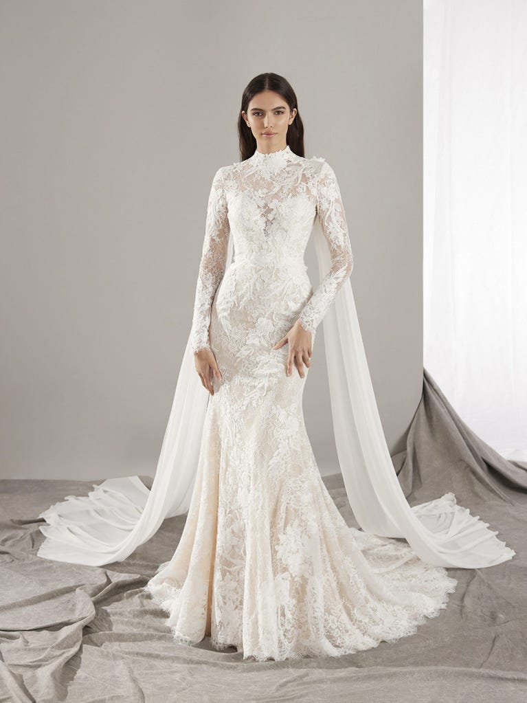 pronovias LEITH | Vestido de novia sirena con escote cisne | Pronovias Rebajas de fin de temporada