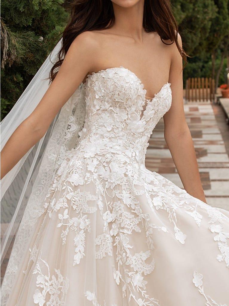 pronovias Vestido de novia corte princesa y escote corazón | Pronovias Rebajas de fábrica