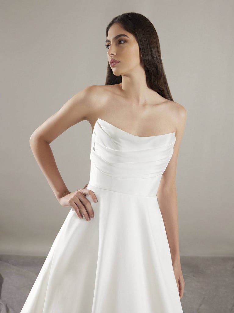 pronovias KEONI | Vestido de novia princesa con palabra de honor | Pronovias Los más vendidos