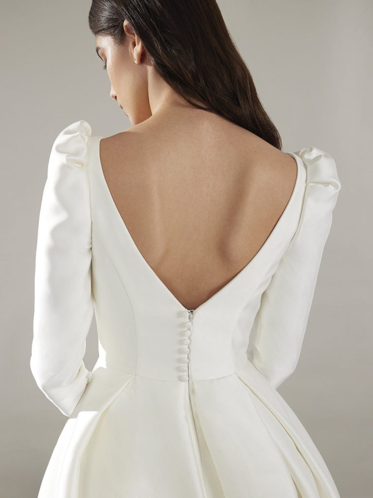 pronovias LIVIA | Vestido de novia princesa con escote de pico | Pronovias Ventas relámpago