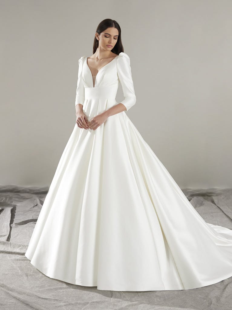 pronovias LIVIA | Vestido de novia princesa con escote de pico | Pronovias Ventas relámpago