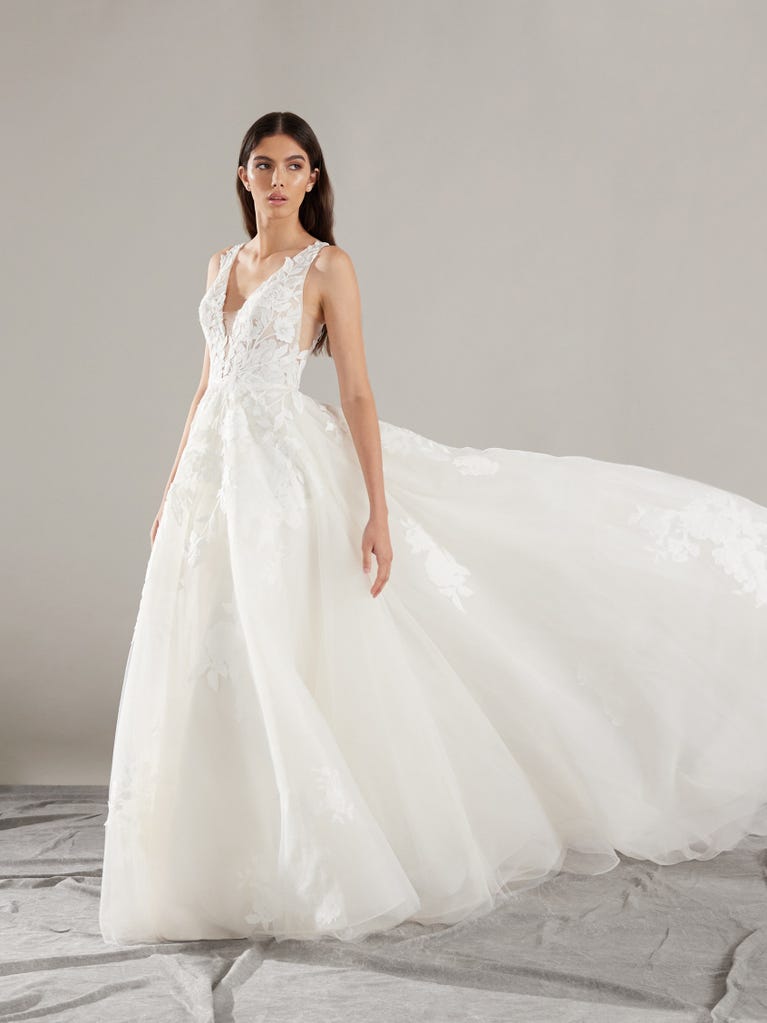 pronovias WEST | Vestido de novia corte en a con escote de pico | Pronovias Últimos 3 días